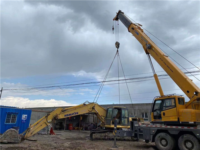 敖汉旗25吨吊车的工作半径是多少？