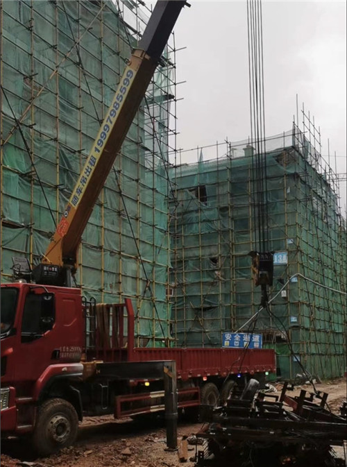 敖汉旗“慢工细活”—— 吊车的 “微动控制” 技术