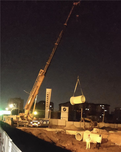 敖汉旗“弯臂矫正”—— 吊车的 “形变补偿” 技术